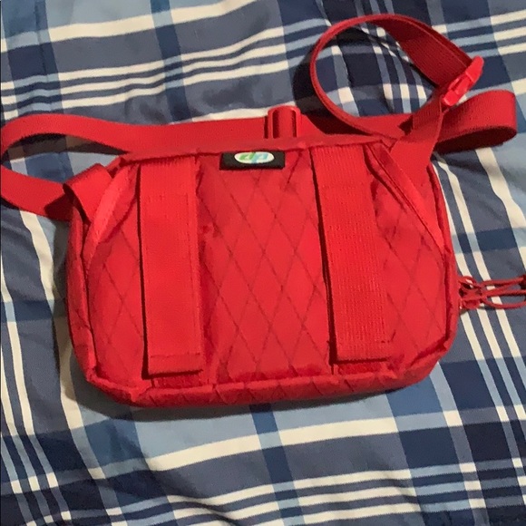 Red supreme bag wit silver Cuban link chain - Picture 3 of 6